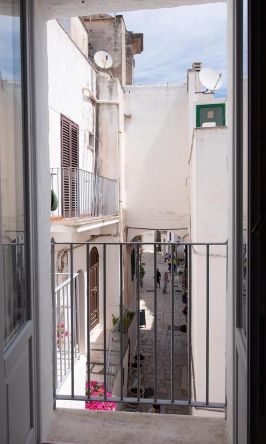 Casetta Del Vicolo Orologio Cisternino Exterior photo